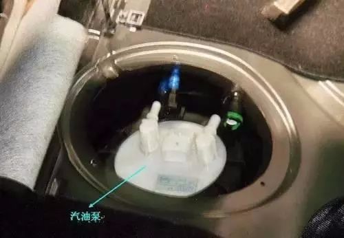 汽车发动机舱部件名称_汽车各部件图解_汽车油箱口结构图